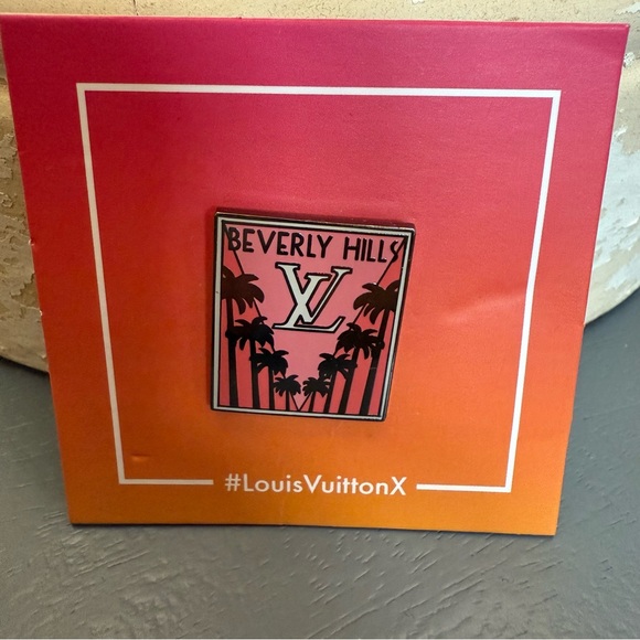 Louis Vuitton Beverly Hills Pink and Black Pin - Picture 1 of 8